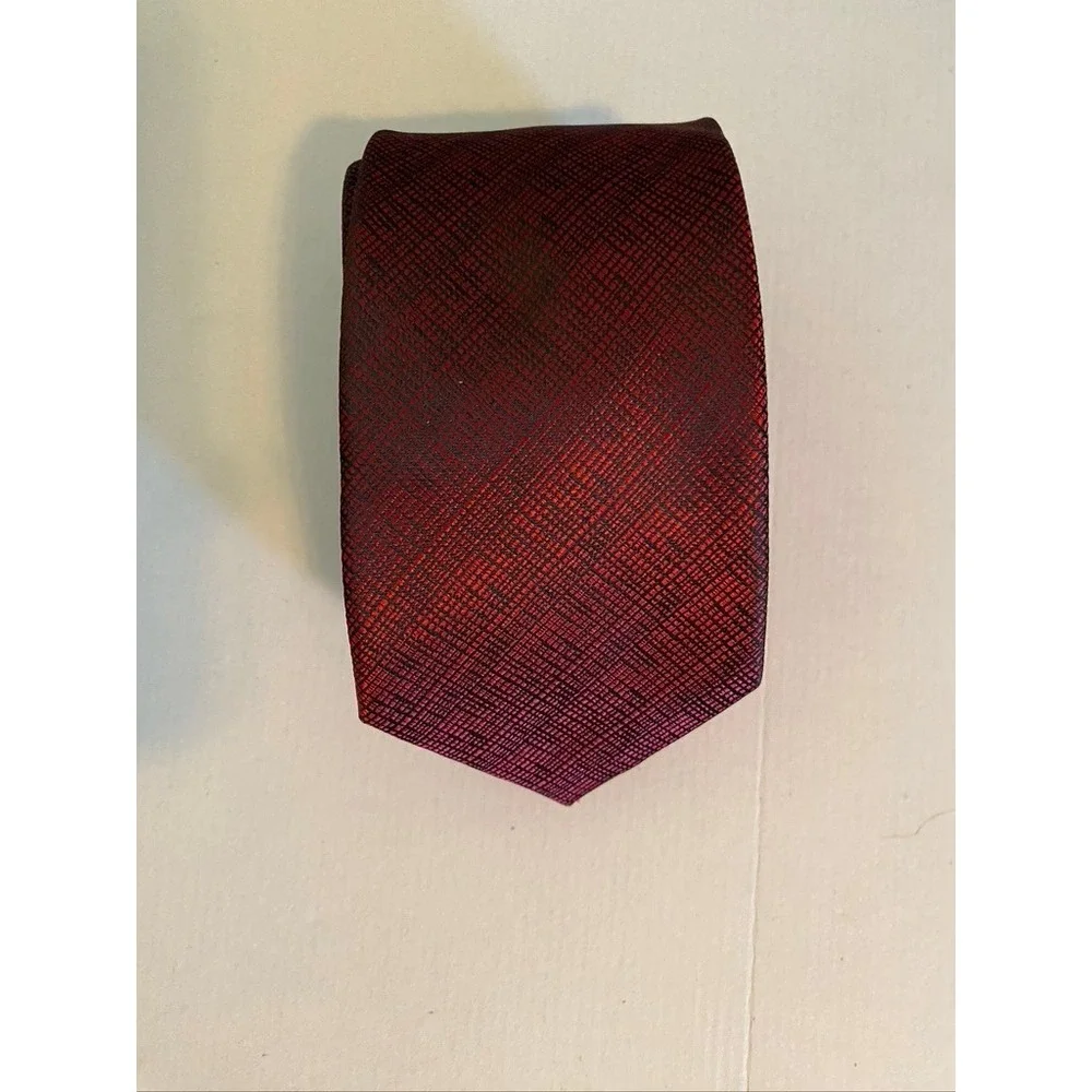 Van Heusen Mens Burgundy Red Black Micro Pattern Textured Polyester Necktie